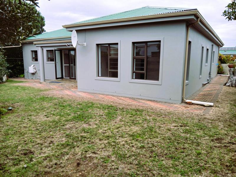 2 Bedroom Property for Sale in Stilbaai Wes Western Cape